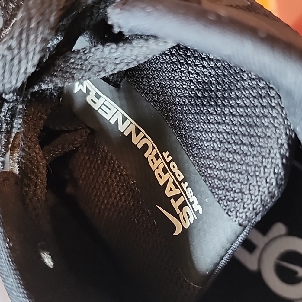 Nike Starrunner Sneakers - Picture 4 of 5